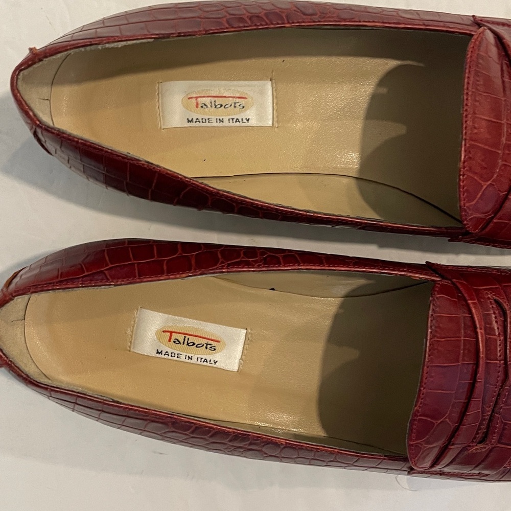 Talbots Women’s Vtg Deep Red Crocodile -Embossed Loafers in size 10 Wide - Picture 2 of 7